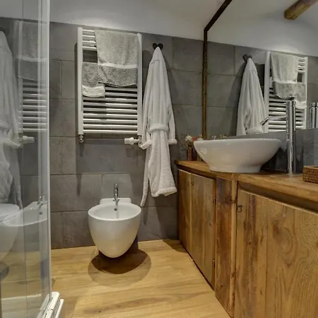 Charme Alpine Апартаменты *